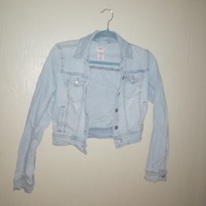 Lightwash denim jacket